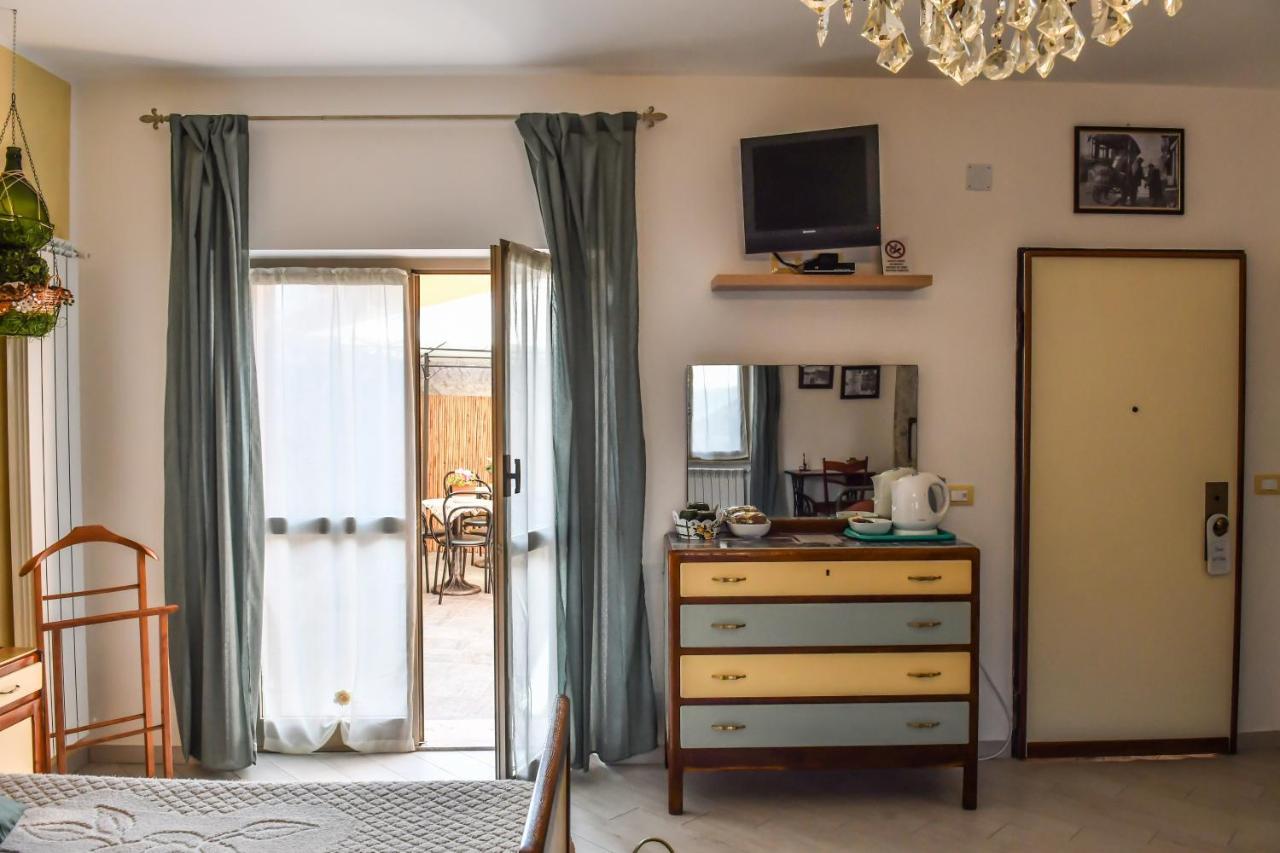 La Terra Di Mingo Bed & Breakfast Vado Ligure Luaran gambar